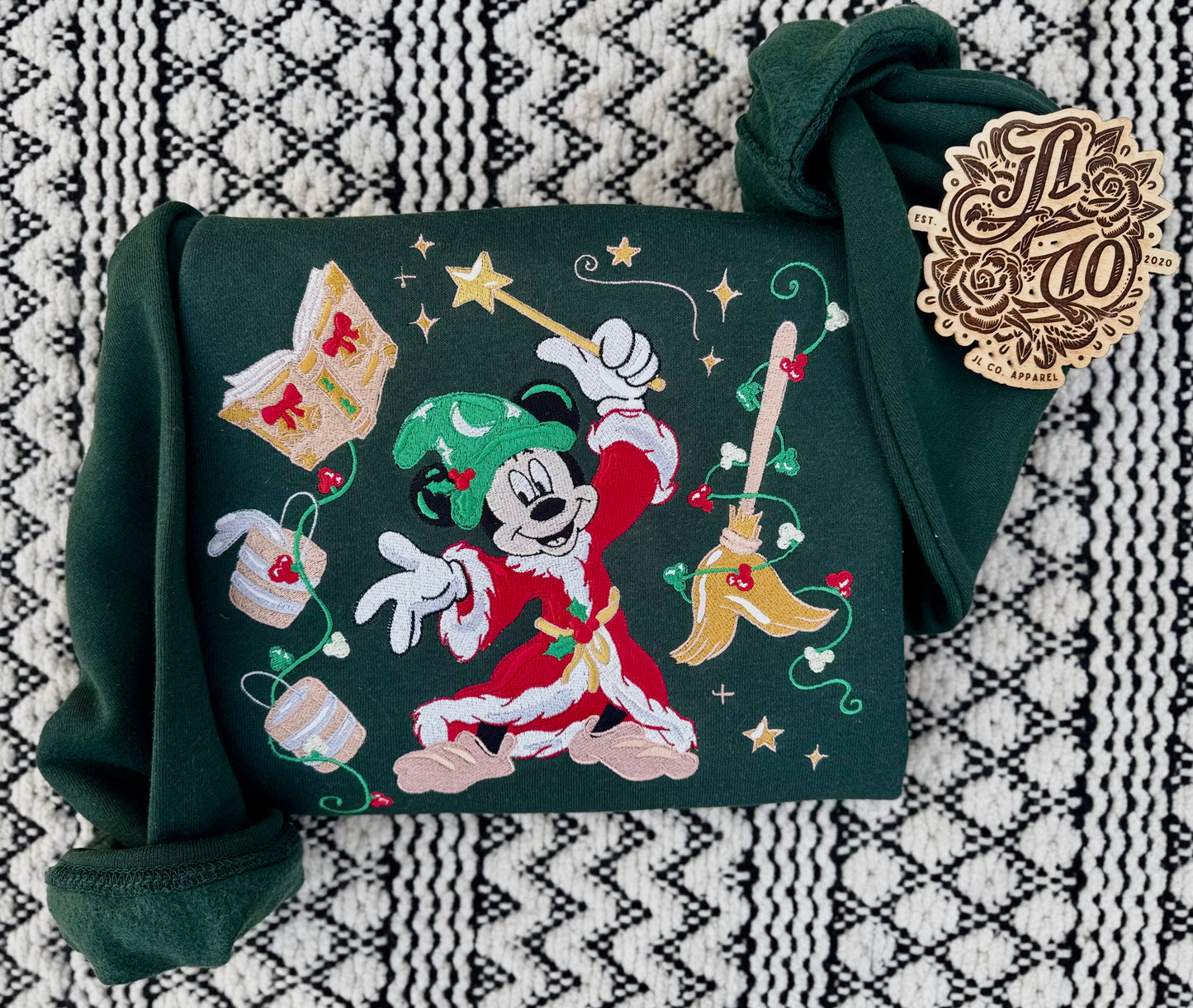 Embroidered sorcerer Santa crew