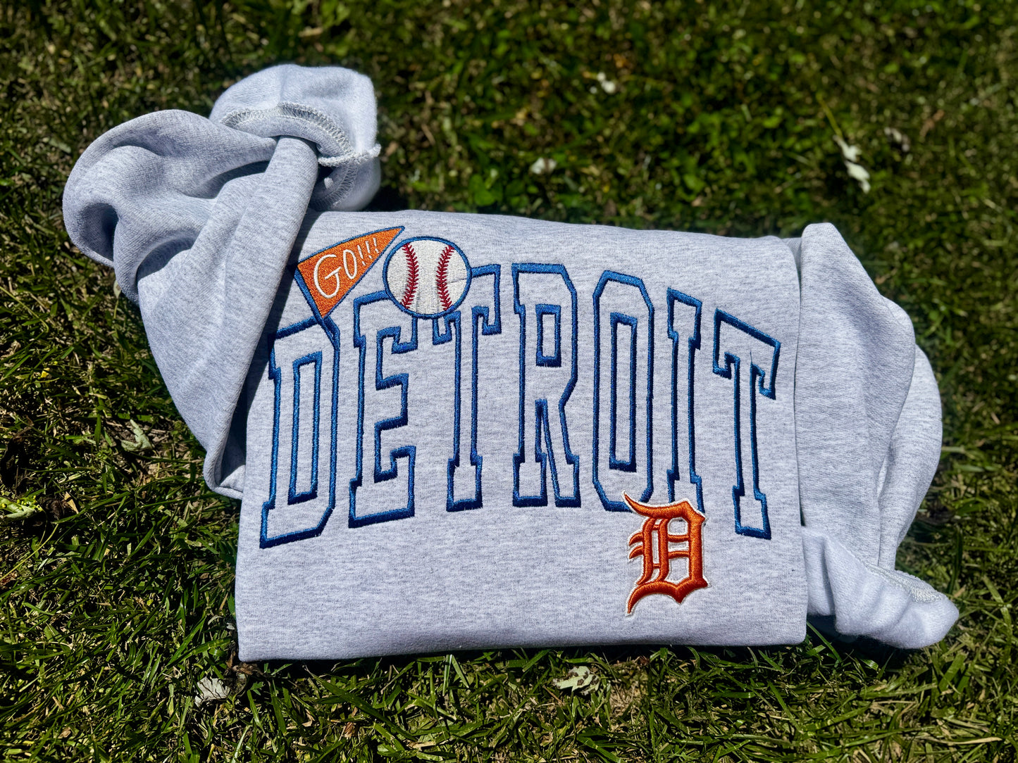 Embroidered tigers baseball crewneck