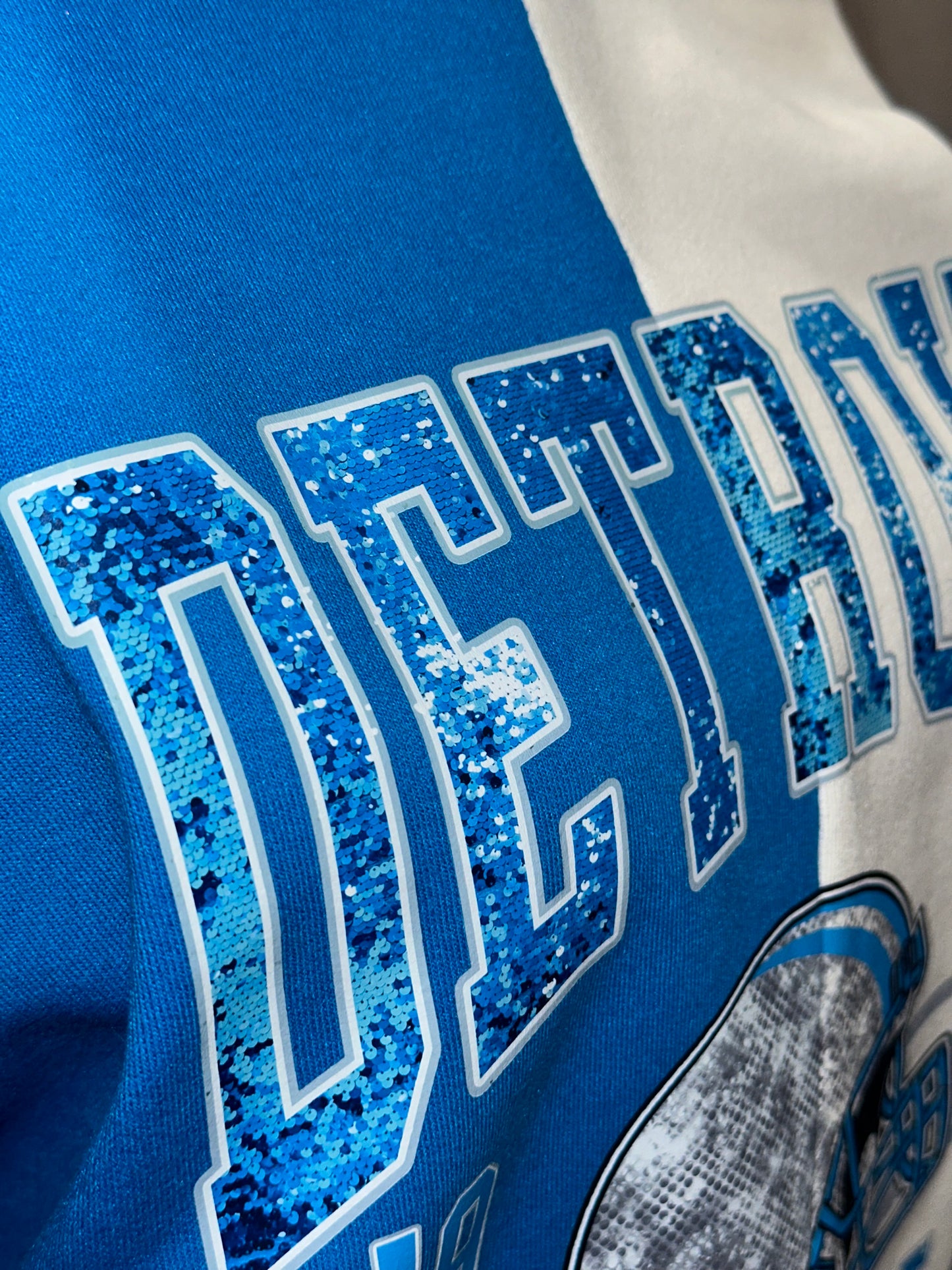 White&Blue Split Crewneck-Faux Sequin