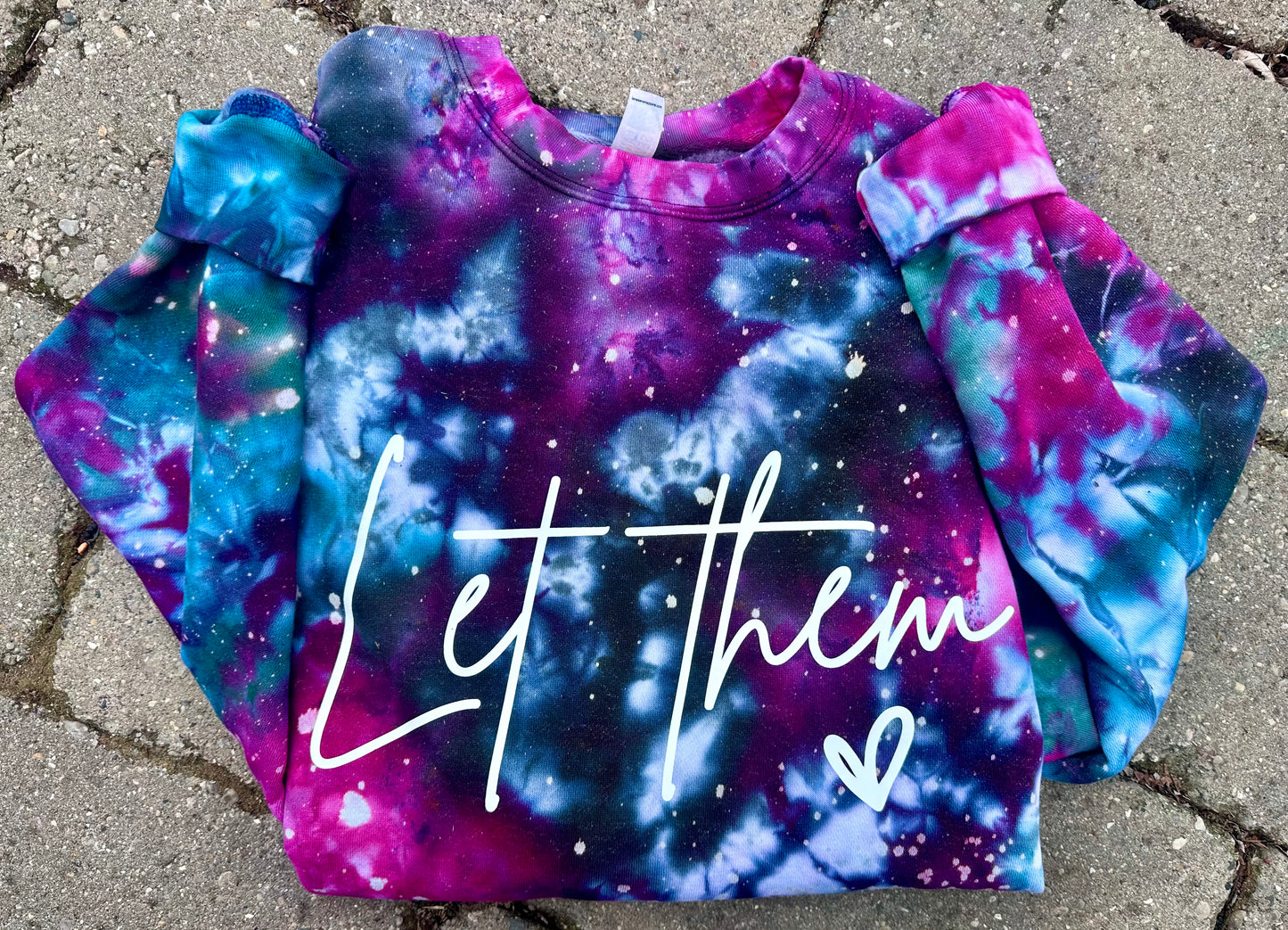 let them tie-dye