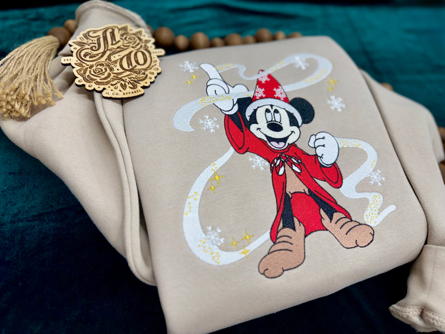 Embroidered Xmas sorcerer crew