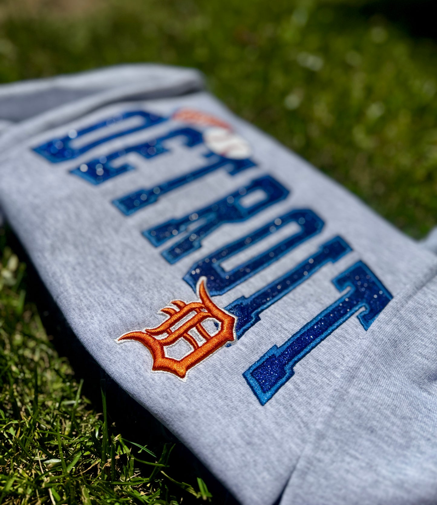 Embroidered tigers baseball crewneck