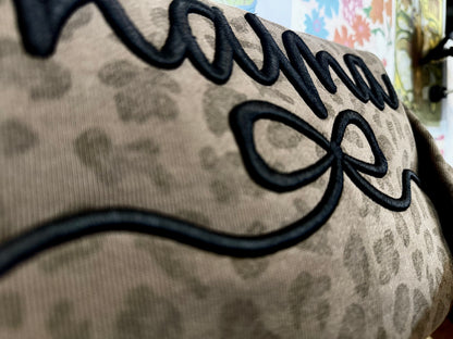 Embroidered leopard puff crewneck