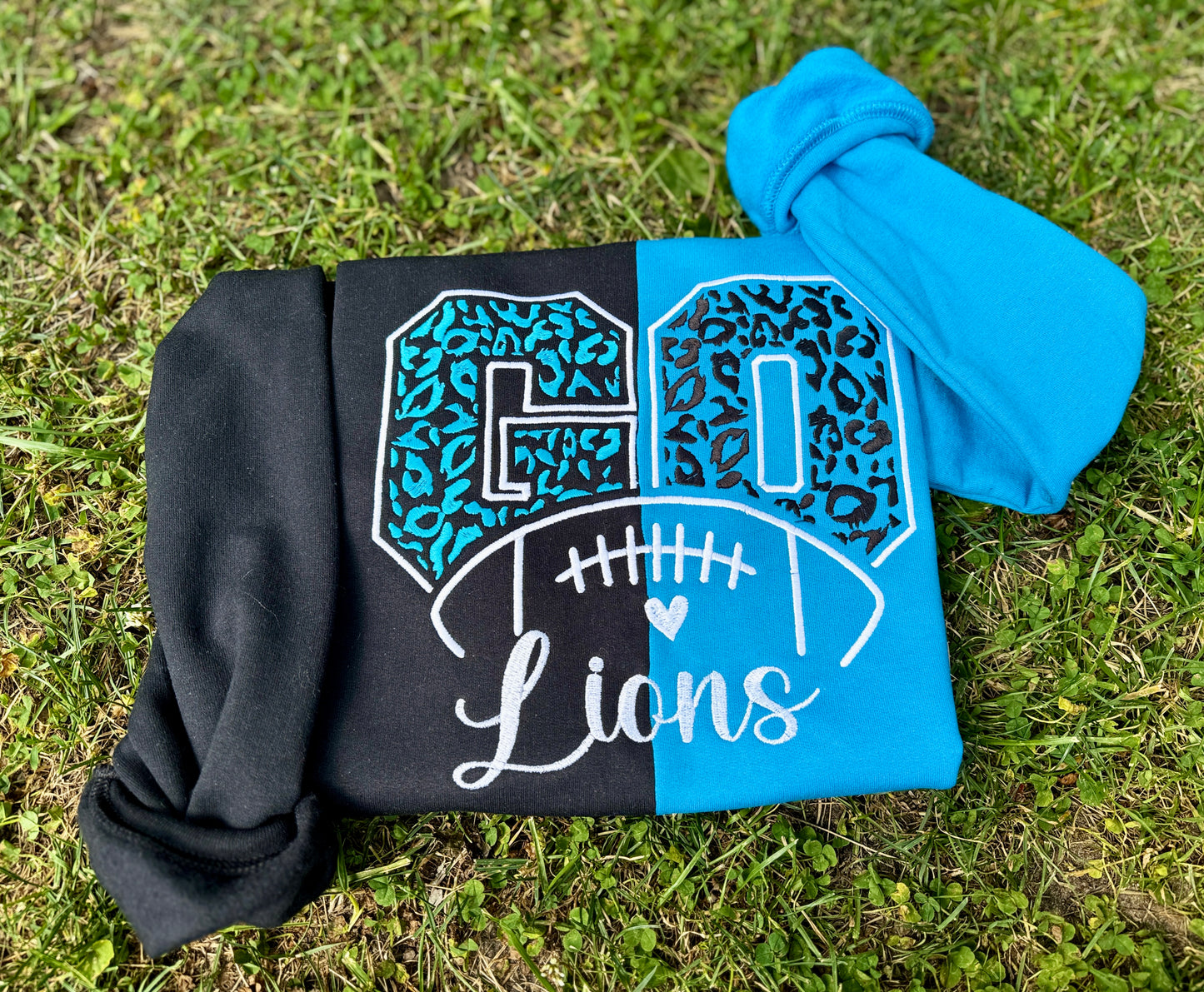 Embroidered Split Go L Crewneck