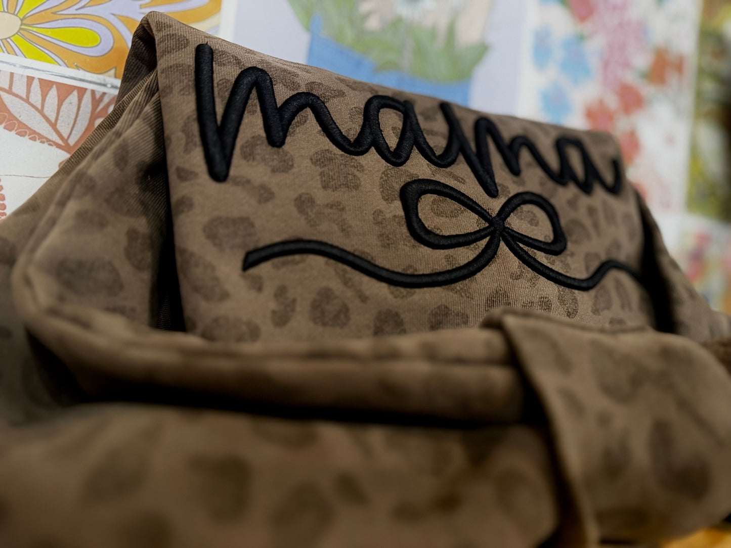 Embroidered leopard puff crewneck