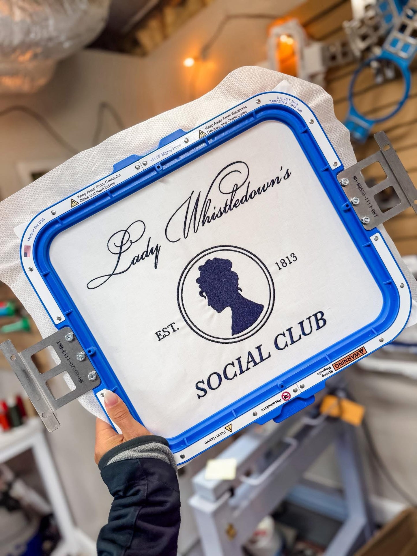 Embroidered LW crewneck